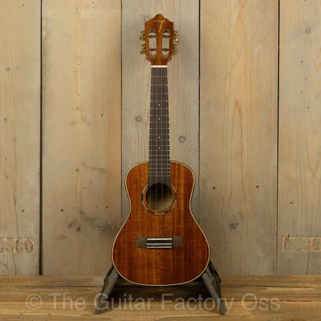 Tom ukelele tuc200rm