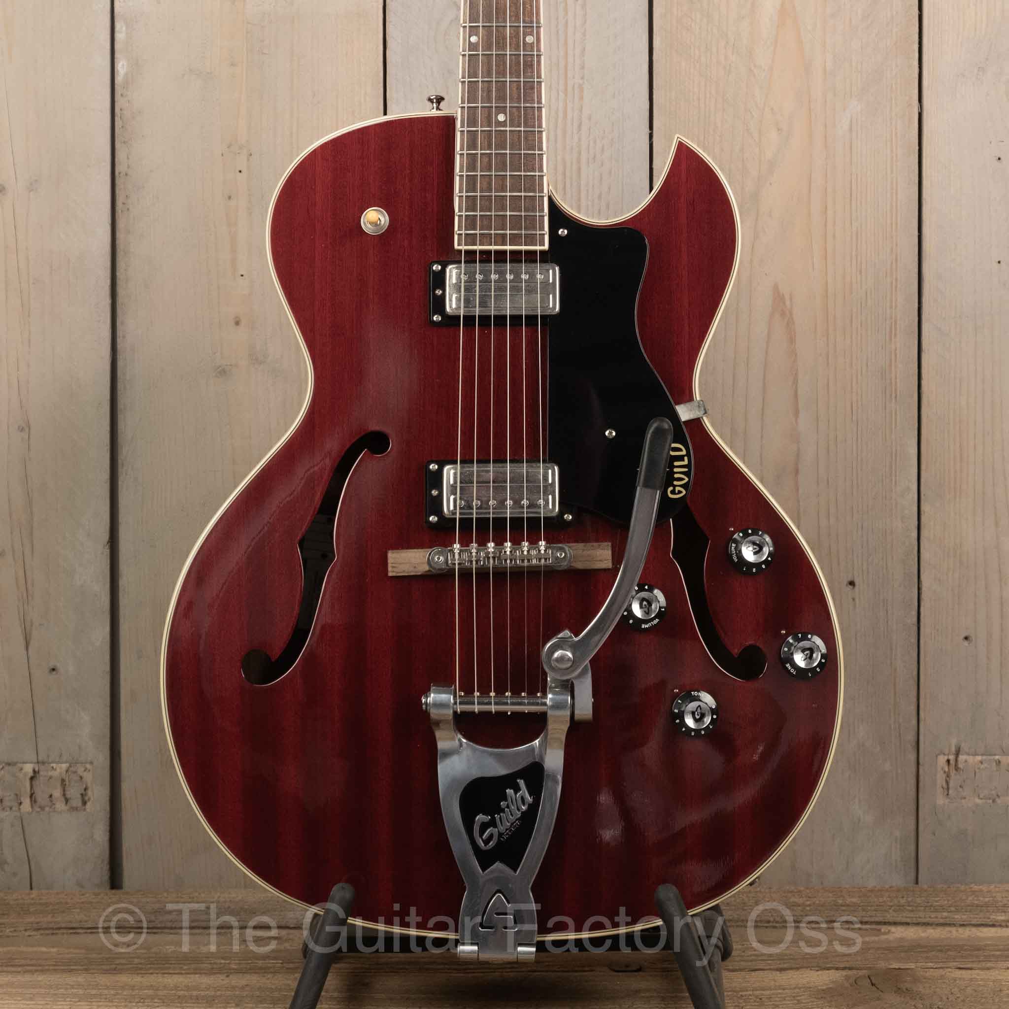 Guild Starfire III Cherry Red mint condition